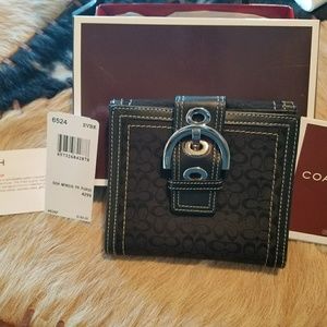 Coach signature buckle wallet!
